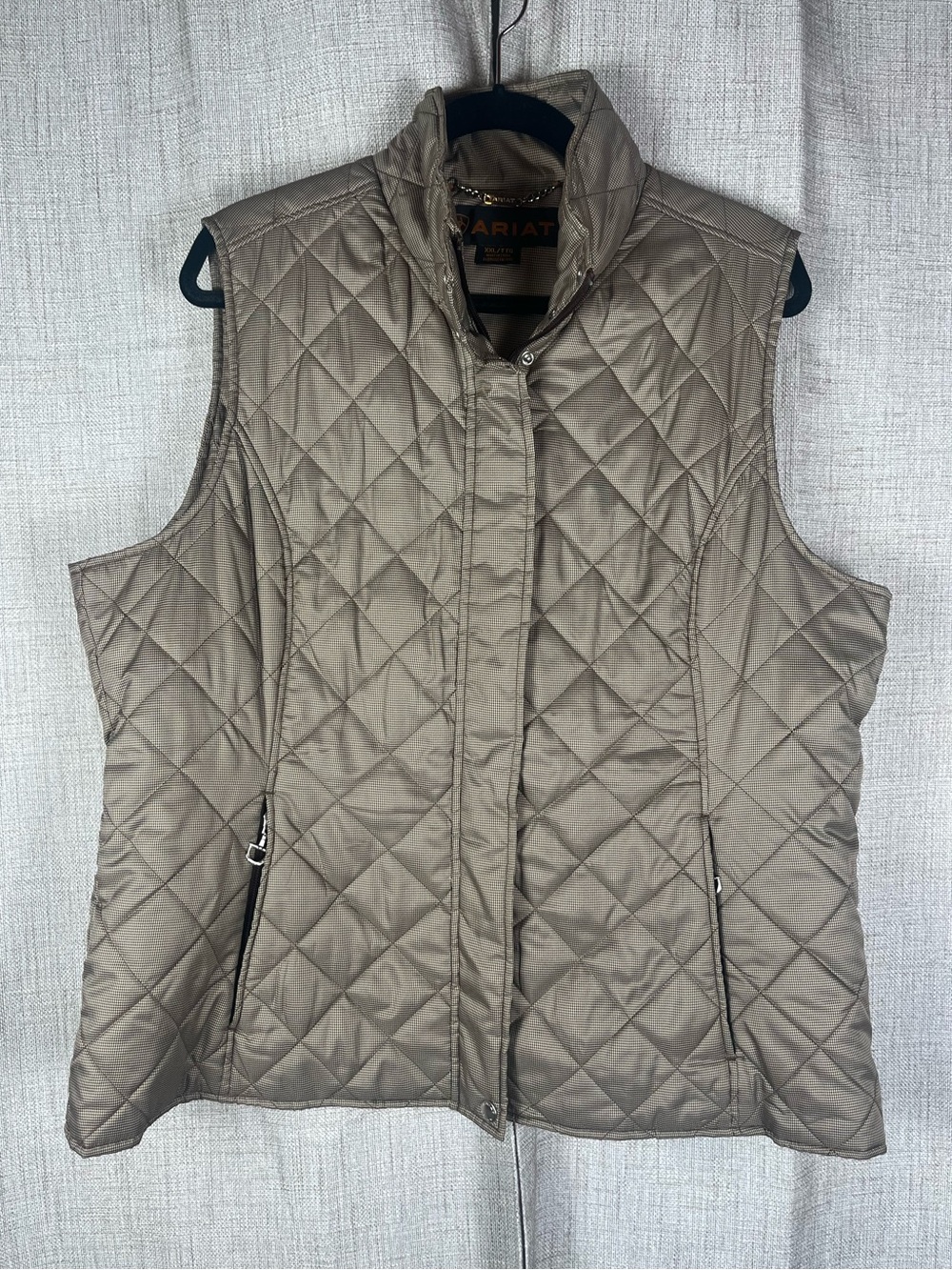 ARIAT Vest Women’s Size XXL Brown Quilted Zip Pockets EUC